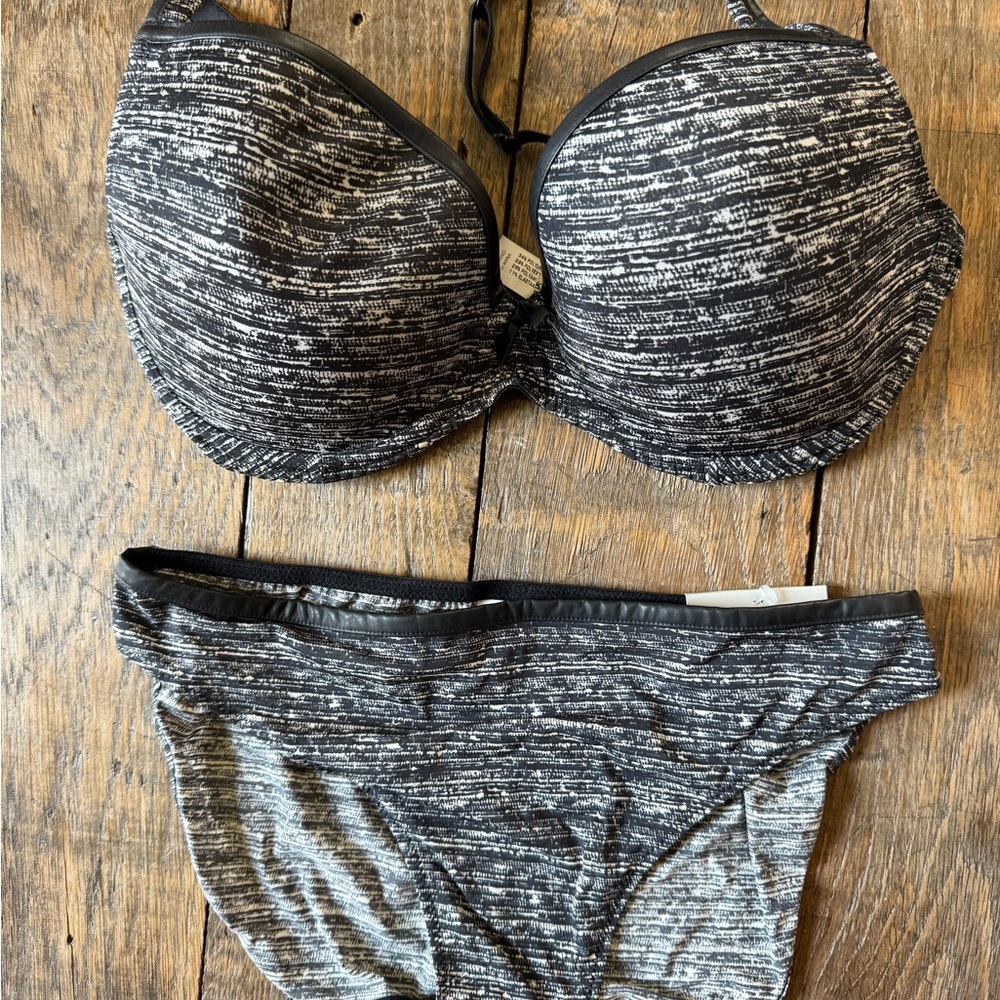 Marie Jo “ Kurt” - Bra and Panty Set - 34E Bra - Small Panties